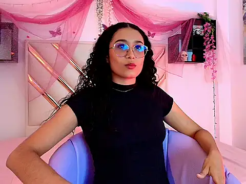 Snapshot of ZOEH_ROSS chatting on October 2025 11:05:01 PM ZOEH ROSS online show from October 2025 11:05:01 PM