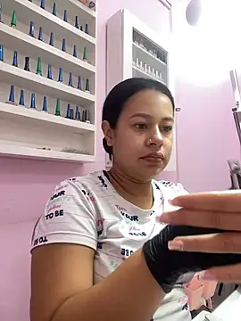 PaulaCruz01 online show from November 2025 06:40:01 PM