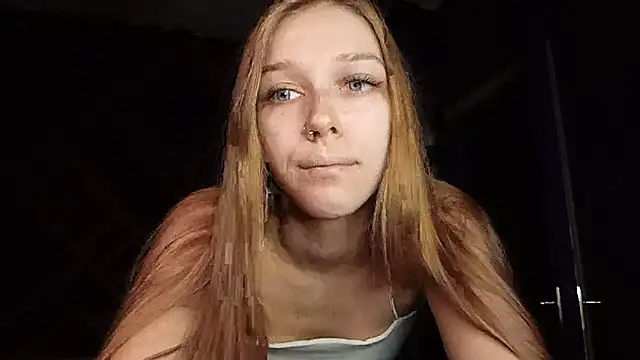 Snapshot of mari_martin chatting on October 2025 03:27:01 PM mari martin online show from October 2025 03:27:01 PM