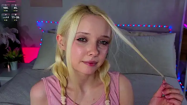 Snapshot of IraYounce chatting on March 2026 01:17:02 PM IraYounce online show from March 2026 01:17:02 PM