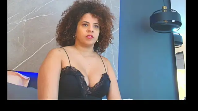 Snapshot of CloePeterson chatting on November 2025 08:09:02 PM CloePeterson online show from November 2025 08:09:02 PM