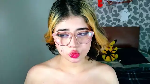 Snapshot of Dafne_Delayne chatting on October 2025 08:08:02 PM Dafne Delayne online show from October 2025 08:08:02 PM