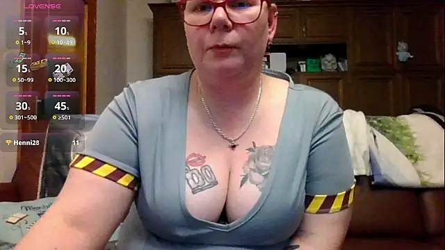 Kleinesluder-nrw online show from February 2026 08:21:01 PM