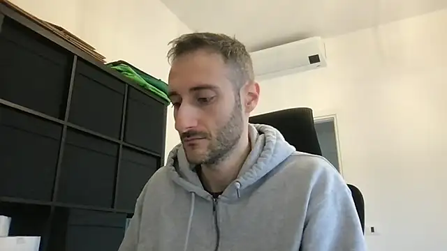 LukaShyGuy online show from February 2026 10:43:01 AM