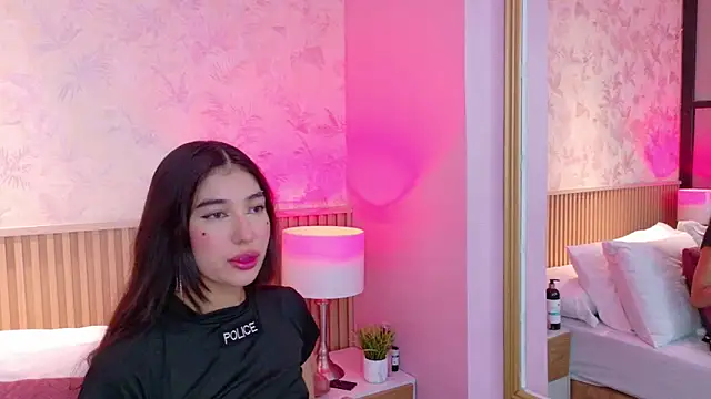 AdelineJhones online show from January 2026 03:06:01 PM