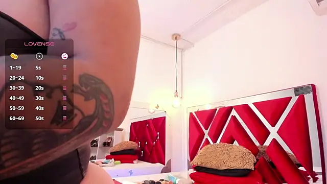 samantaawolf online show from November 2025 08:33:02 PM