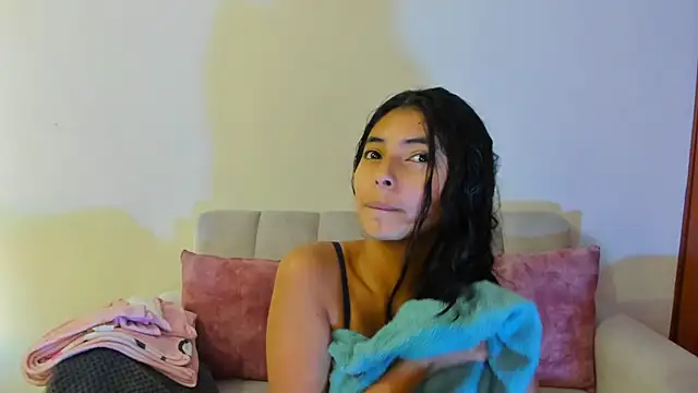 Snapshot of miadaviesx chatting on November 2025 11:41:01 AM miadaviesx online show from November 2025 11:41:01 AM