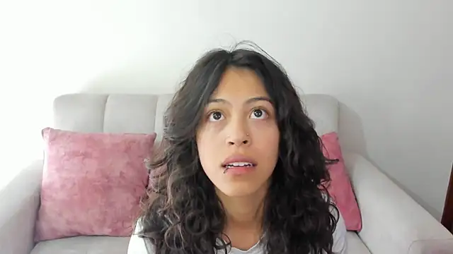 emily jonessxx online show from October 2025 07:04:02 PM