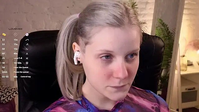 ShineJoan online show from November 2025 10:09:01 PM