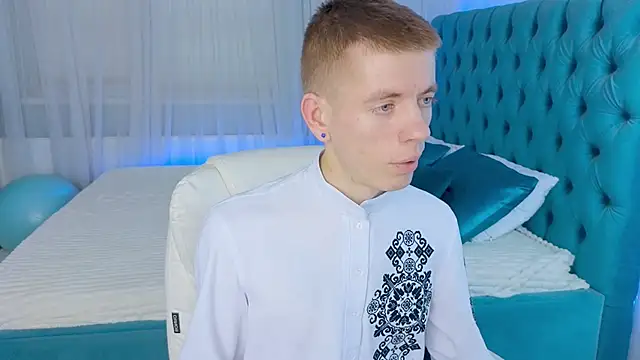 Cristian  Dior online show from February 2026 12:52:01 PM