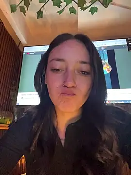 Lia  white online show from December 2025 09:55:01 PM