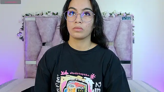 Snapshot of Iris_mandarinne chatting on October 2025 06:10:02 PM Iris mandarinne online show from October 2025 06:10:02 PM