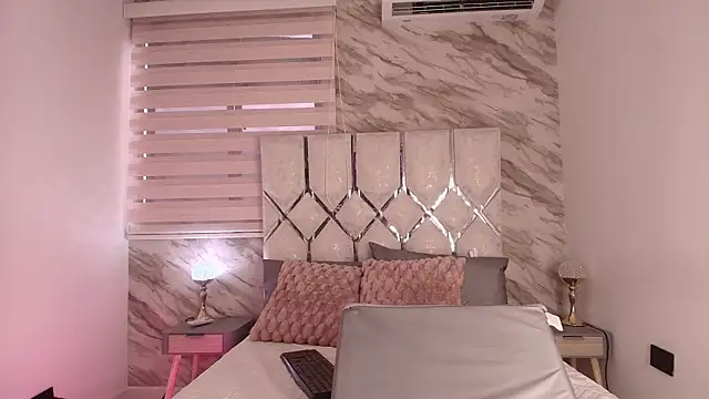 ellisrossi online show from November 2025 07:24:02 PM