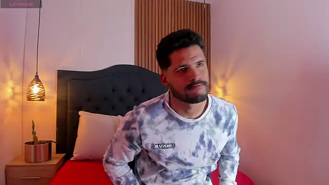 Snapshot of Hamilton_0 chatting on October 2025 08:54:02 PM Hamilton 0 online show from October 2025 08:54:02 PM