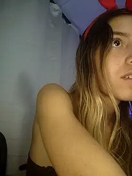 Snapshot of Diamond_sweet_1 chatting on December 2025 07:47:01 AM Diamond sweet 1 online show from December 2025 07:47:01 AM