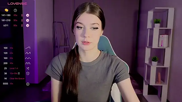 Ksarina online show from November 2025 05:02:01 PM