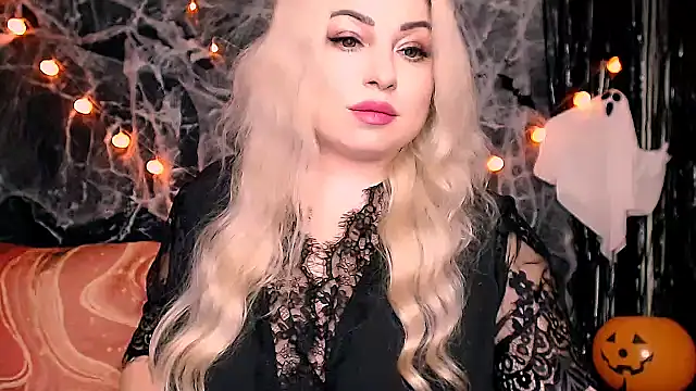 Snapshot of Renee_Cherry chatting on October 2025 12:24:02 AM Renee Cherry online show from October 2025 12:24:02 AM