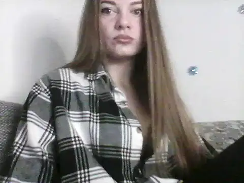 Snapshot of EllaMoonlight chatting on November 2025 09:15:02 PM EllaMoonlight online show from November 2025 09:15:02 PM