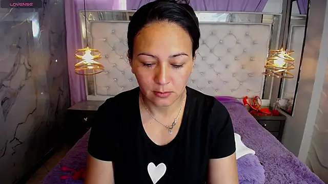 Melissa-roberts online show from November 2025 02:02:01 PM