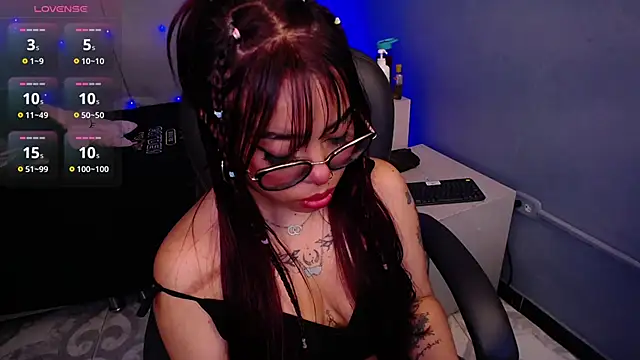 LittleNathy  online show from November 2025 11:45:01 AM