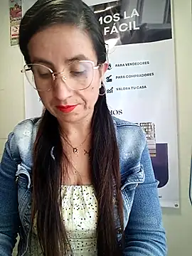 Snapshot of Valentina--1 chatting on February 2026 12:20:02 PM Valentina--1 online show from February 2026 12:20:02 PM