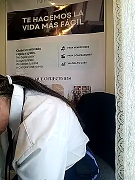 Snapshot of Valentina--1 chatting on February 2026 12:06:01 PM Valentina--1 online show from February 2026 12:06:01 PM