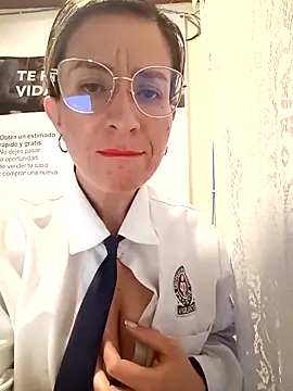 Snapshot of Valentina--1 chatting on February 2026 11:00:02 AM Valentina--1 online show from February 2026 11:00:02 AM