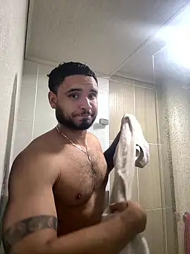 Snapshot of AUSTINN_TORRES chatting on January 2026 10:22:02 PM AUSTINN TORRES online show from January 2026 10:22:02 PM