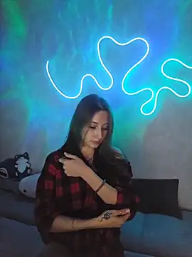 Emma Wilsons online show from November 2025 02:17:02 PM