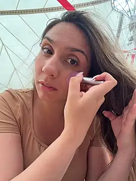 sarah honey   online show from December 2025 04:02:02 PM