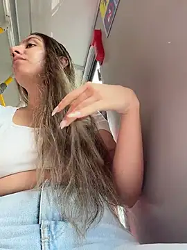 sarah honey   online show from December 2025 03:09:02 PM