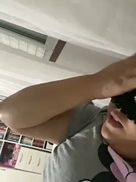 crazzyanne online show from December 2025 05:37:01 AM