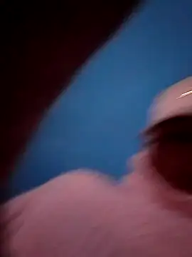 Ojitosbrrr online show from November 2025 12:33:01 PM