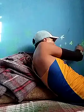 Ojitosbrrr online show from November 2025 10:31:02 PM