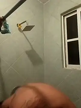 Ojitosbrrr online show from November 2025 07:56:01 AM