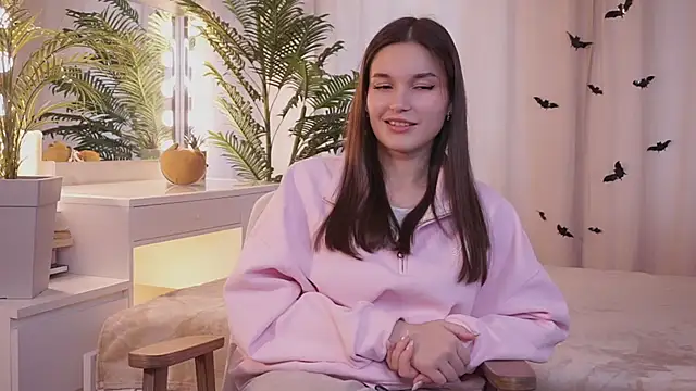 Snapshot of TiffaniePanyik chatting on October 2025 06:50:02 AM TiffaniePanyik online show from October 2025 06:50:02 AM