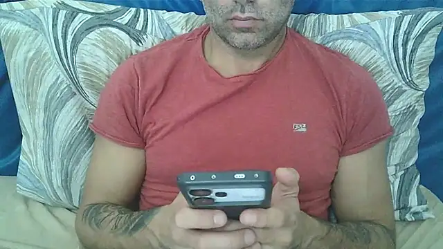 Evasionee online show from November 2025 08:20:01 PM