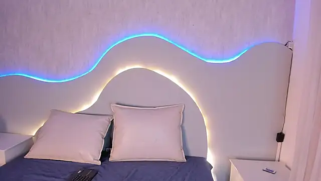 EmiliClarke online show from January 2026 04:43:02 PM