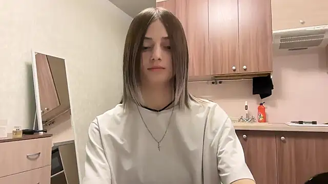 AidaGloshen online show from November 2025 04:09:01 PM