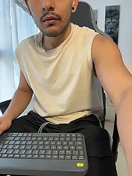 IamKael  online show from February 2026 01:21:02 PM