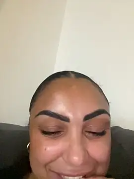 CaramelCarmenxox online show from October 2025 11:28:02 PM