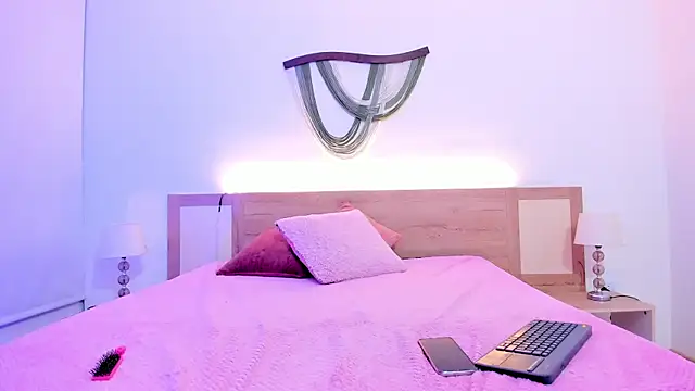 whisper nova online show from February 2026 04:19:01 AM