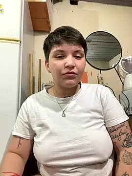 Snapshot of leti302 chatting on October 2025 04:48:01 AM leti302 online show from October 2025 04:48:01 AM