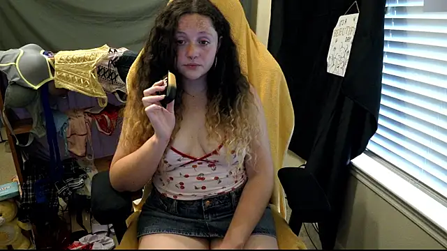 sugasunny04 online show from February 2026 11:39:02 PM