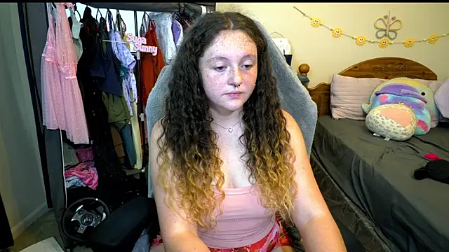 Snapshot of sugasunny04 chatting on May 2026 05:42:02 PM sugasunny04 online show from May 2026 05:42:02 PM