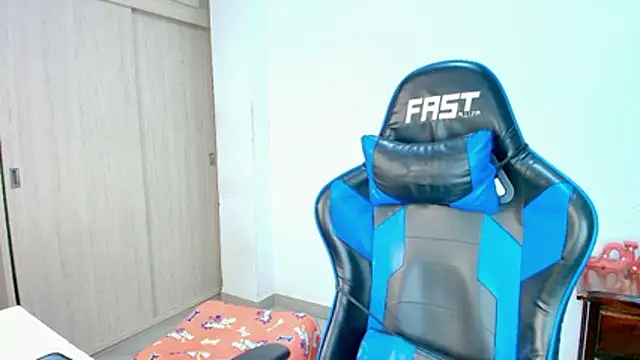 sophia and alex online show from December 2025 11:47:02 PM