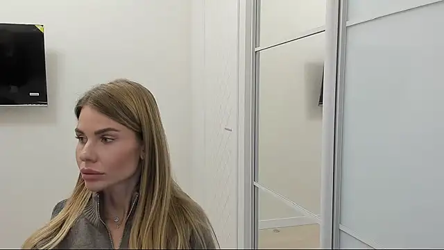 Snapshot of LinaBey chatting on October 2025 03:13:02 PM LinaBey online show from October 2025 03:13:02 PM