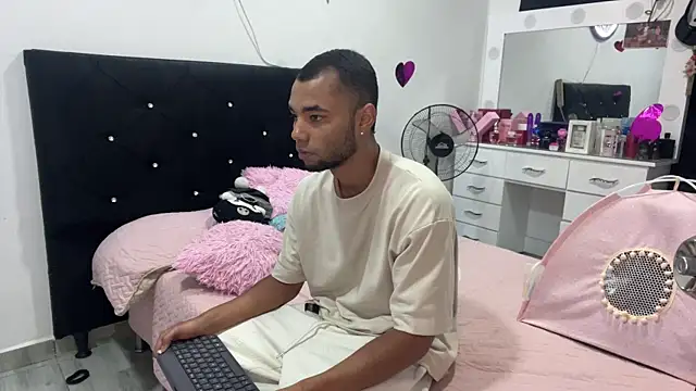 Hot2gether69 online show from February 2026 01:24:01 AM