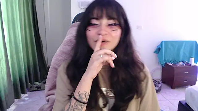 Snapshot of Annagoth_ chatting on July 2026 06:28:02 PM Annagoth online show from July 2026 06:28:02 PM