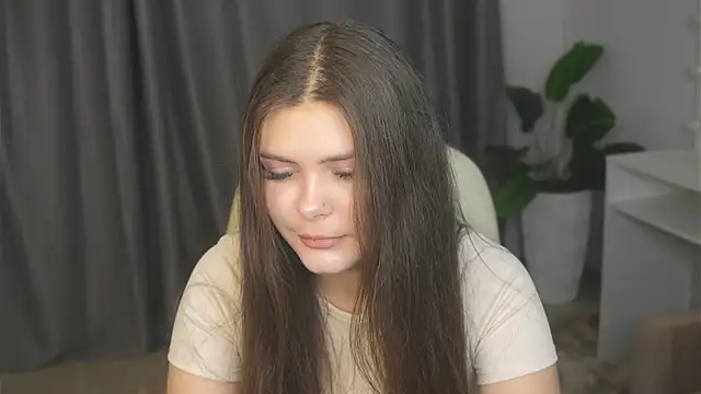 Snapshot of AdelinaIbraham chatting on October 2025 02:40:01 PM AdelinaIbraham online show from October 2025 02:40:01 PM